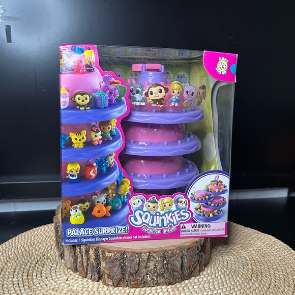 Squinkies Palace Surprise Playset Cake Stand Rotating Display NEW in Box - Picture 1 of 9